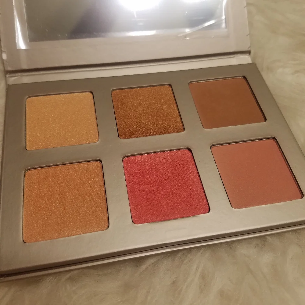 🆕 Iconic London Blaze Chaser Face Palette